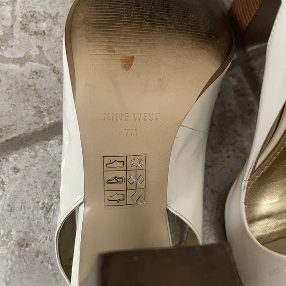 White cream opened toe, sling back with a brown heel - Picture 4 of 5